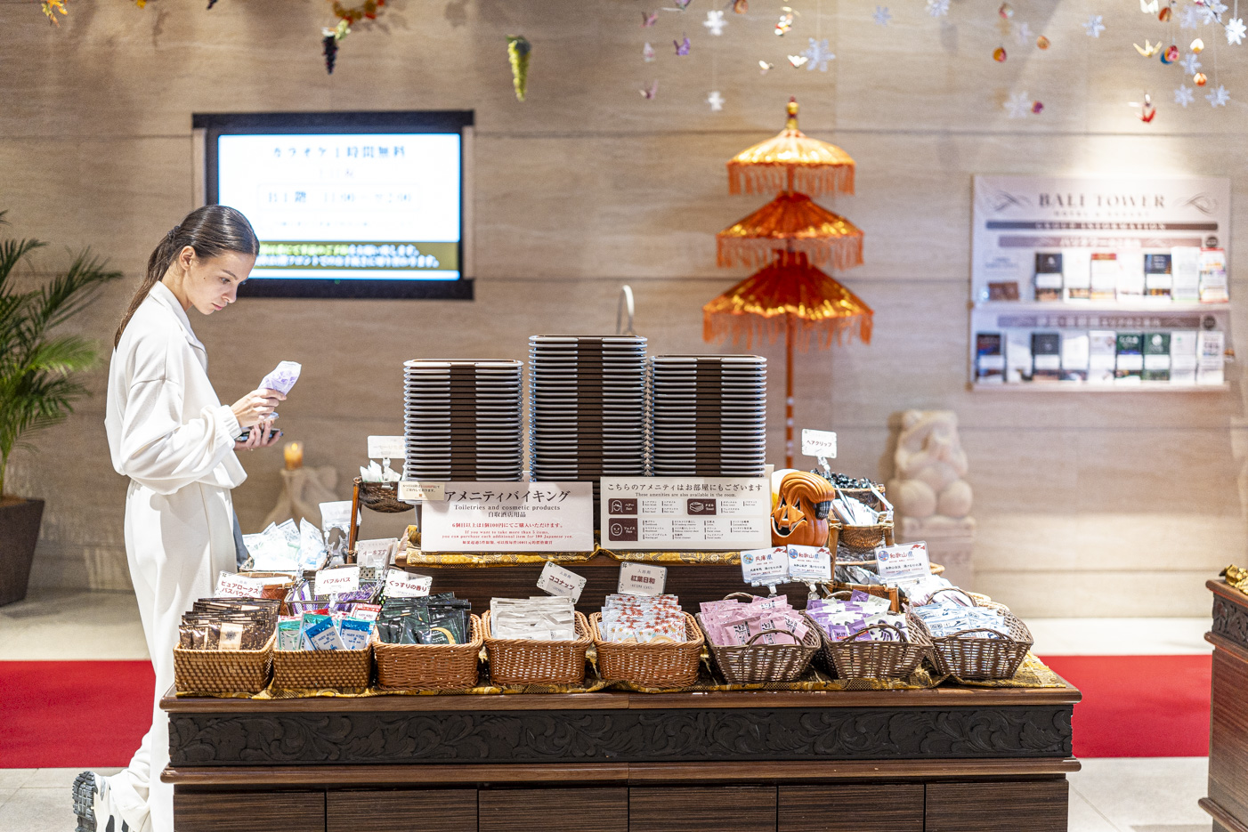 Original source photograph 100 for Osaka and Kansai Hotels: 36 Stay and Bathing Records, Plus 8 Official Introductions
