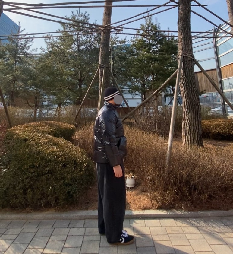 데일리룩('26.1.14.)루오에스펙 울니트비니 울버킷햇 울비니, 마뗑킴 점퍼 패딩 숏패딩 유광패딩 유광점퍼 숏점퍼, 무신사스탠다드 벌룬 팬츠, 컨버스 올스타 클래식 트레이너 옥스