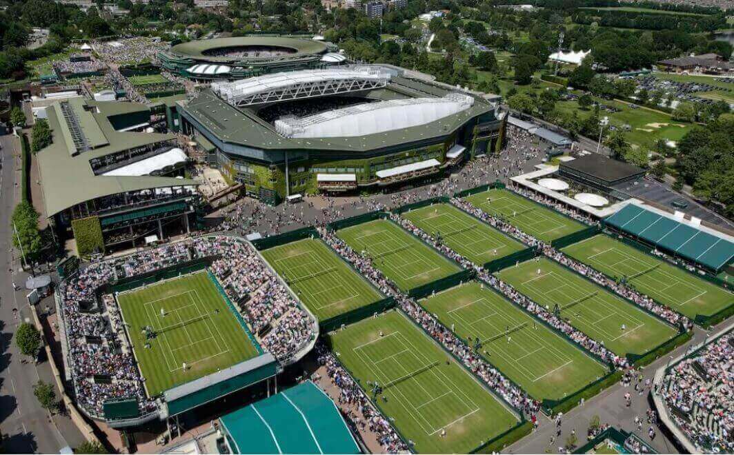 코트 서피스 변화의 주인공중 하나인 윔블던 잔디코트 전체를 보여주는 사진
