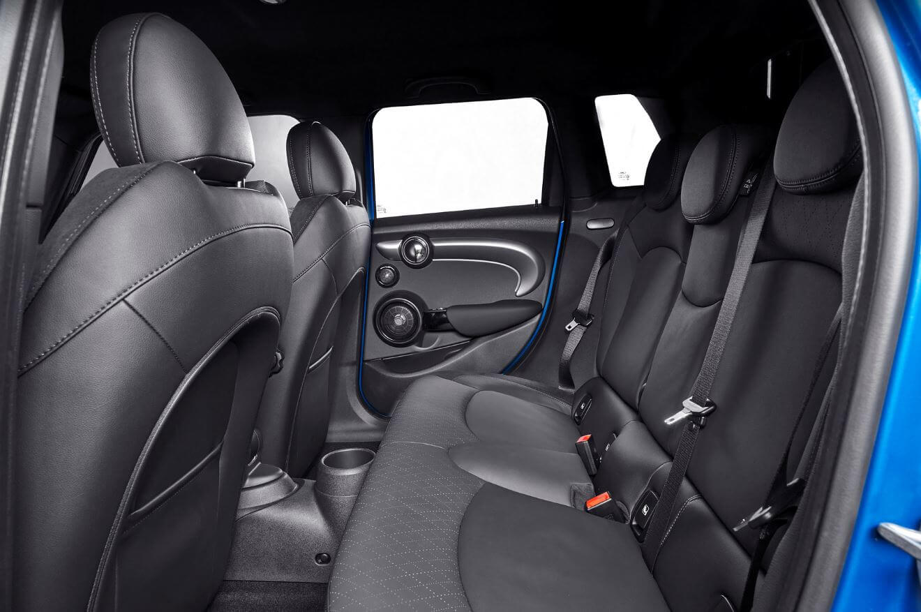 미니쿠퍼5도어-뒷좌석