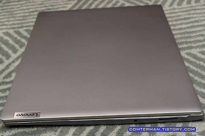 레노버 17ARE05 외형