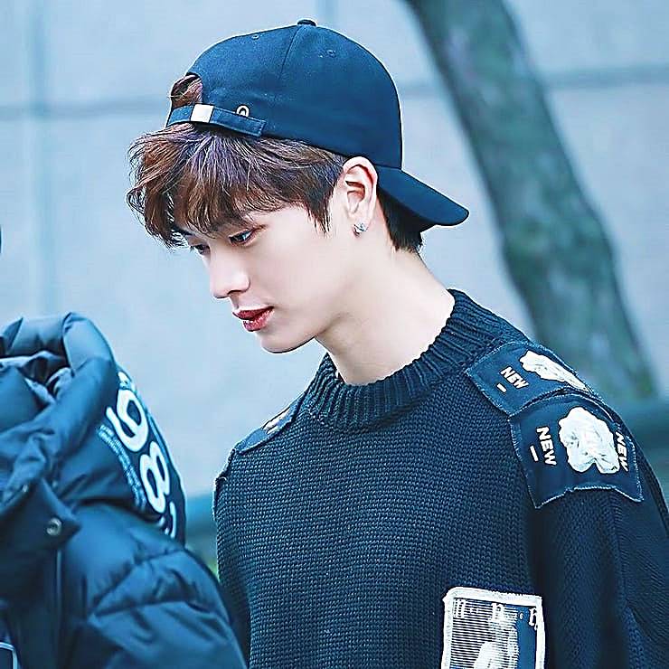 가수-겸-배우-육성재