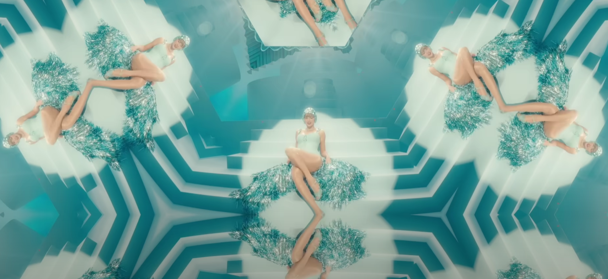 테일러 스위프트(Taylor Swift) Opalite
