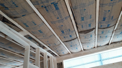 주택에 시공 한 그라스울