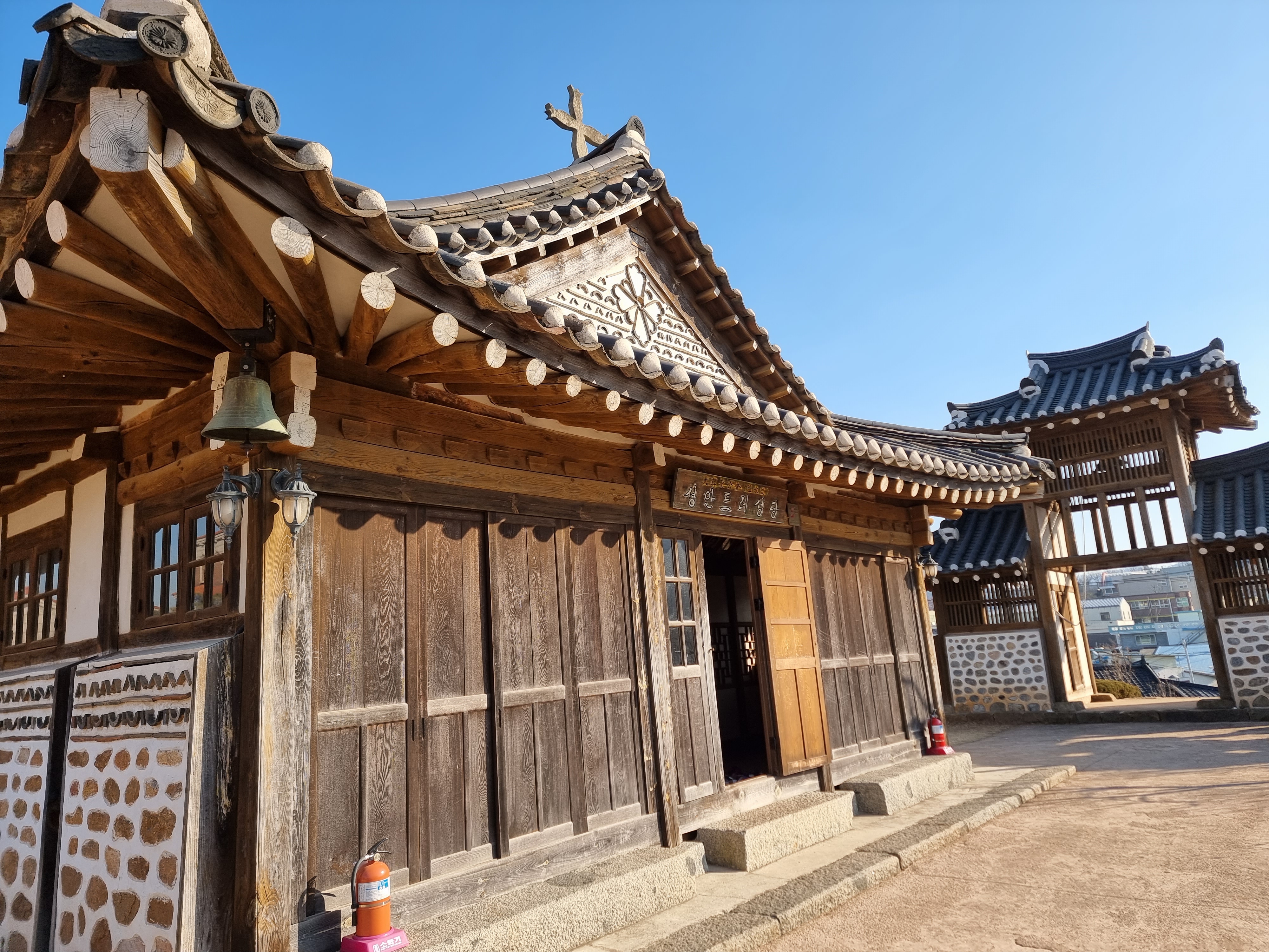 강화도-온수리-성공회성당-정면