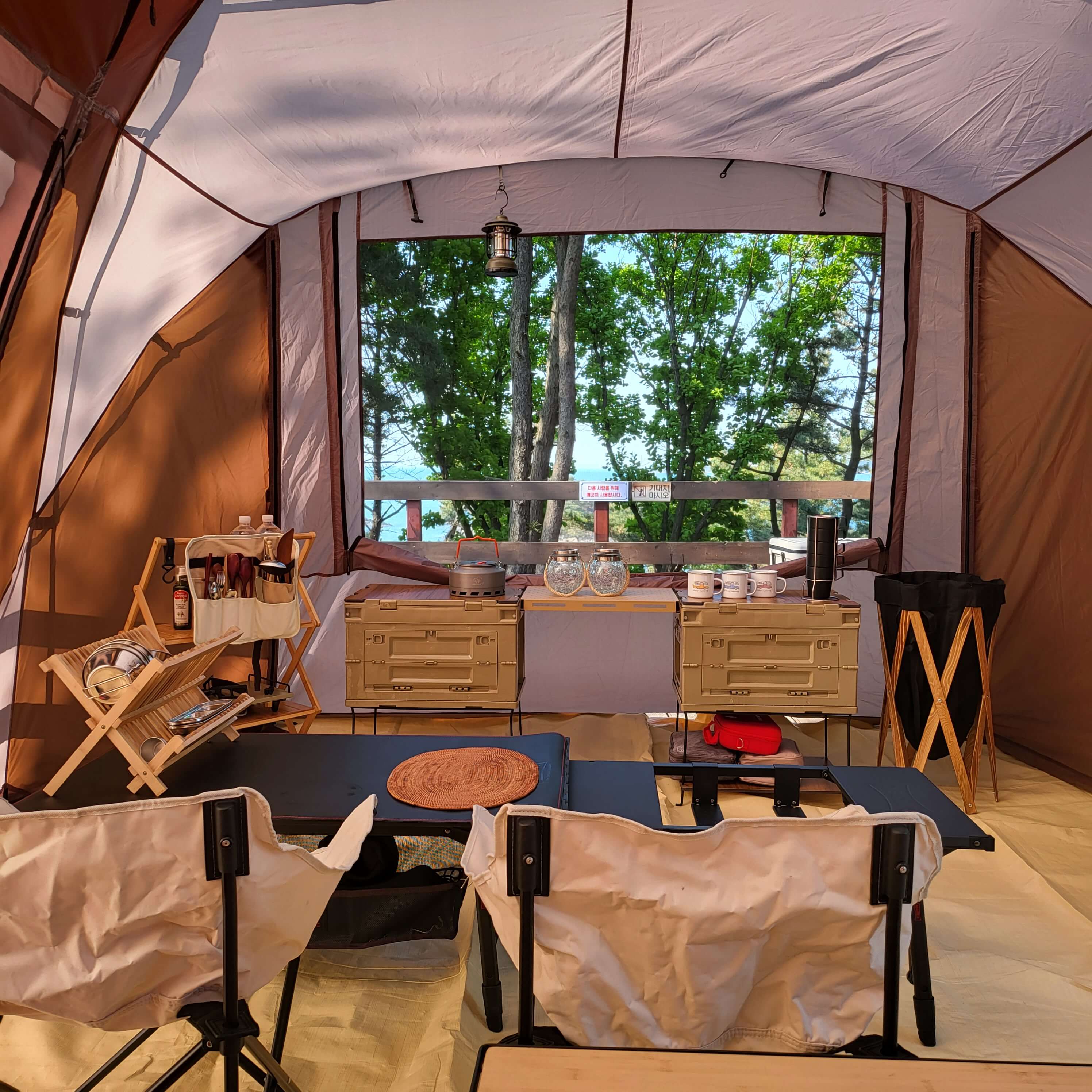 네스트텐트 실내 세팅