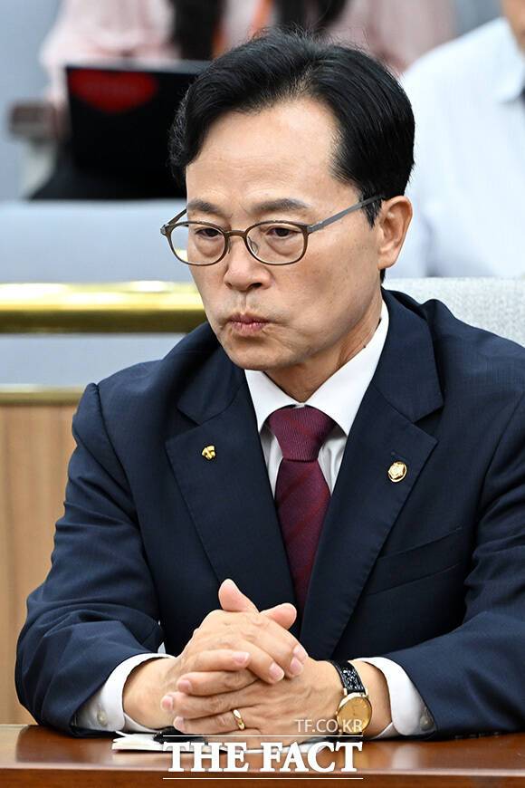윤용근 국회의원
