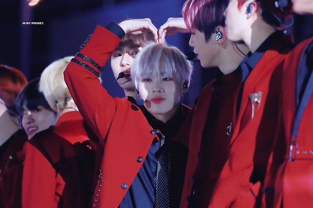 워너원 강다니엘 움짤