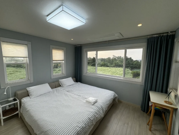 제주도 추천 숙소 2층 안방의 멋진 전망