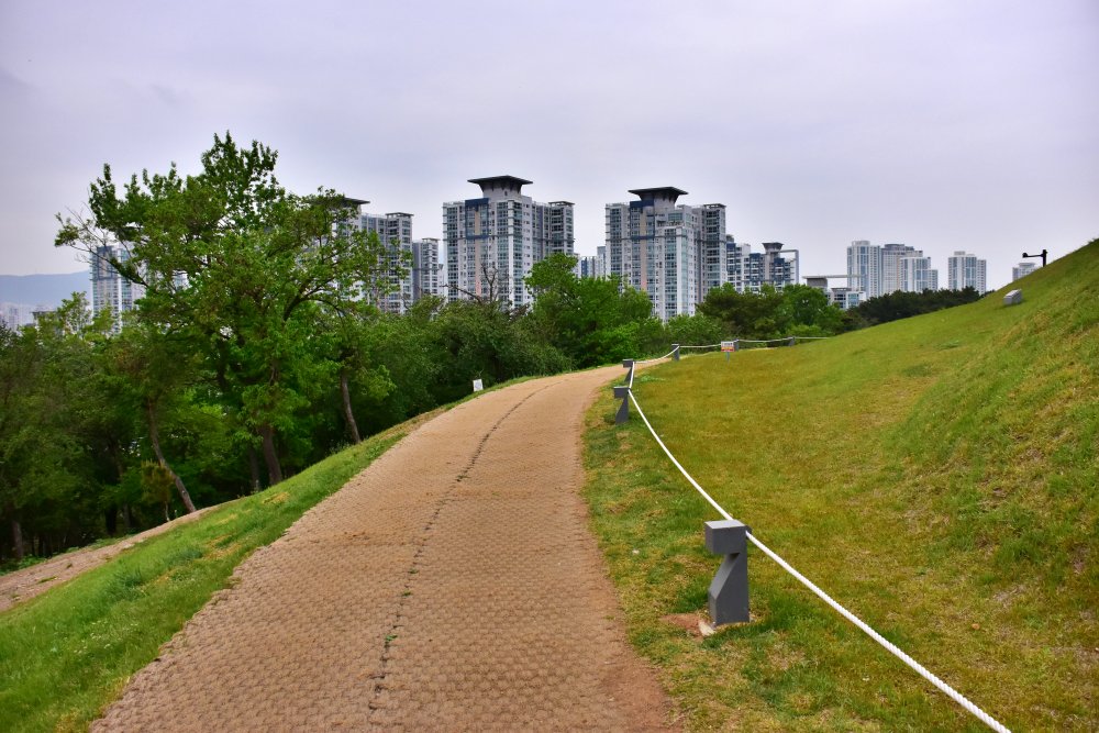 연산동 고분군 모습 2023년 4월