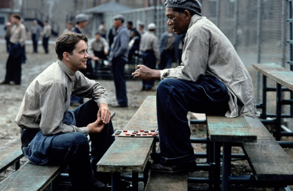 마주보고 있는 두 남자