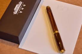 이재명-트럼프 펜 교환