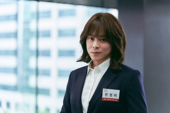 파일럿 조정석 여장 메이크업 한정미 변신 장면 코미디 연기