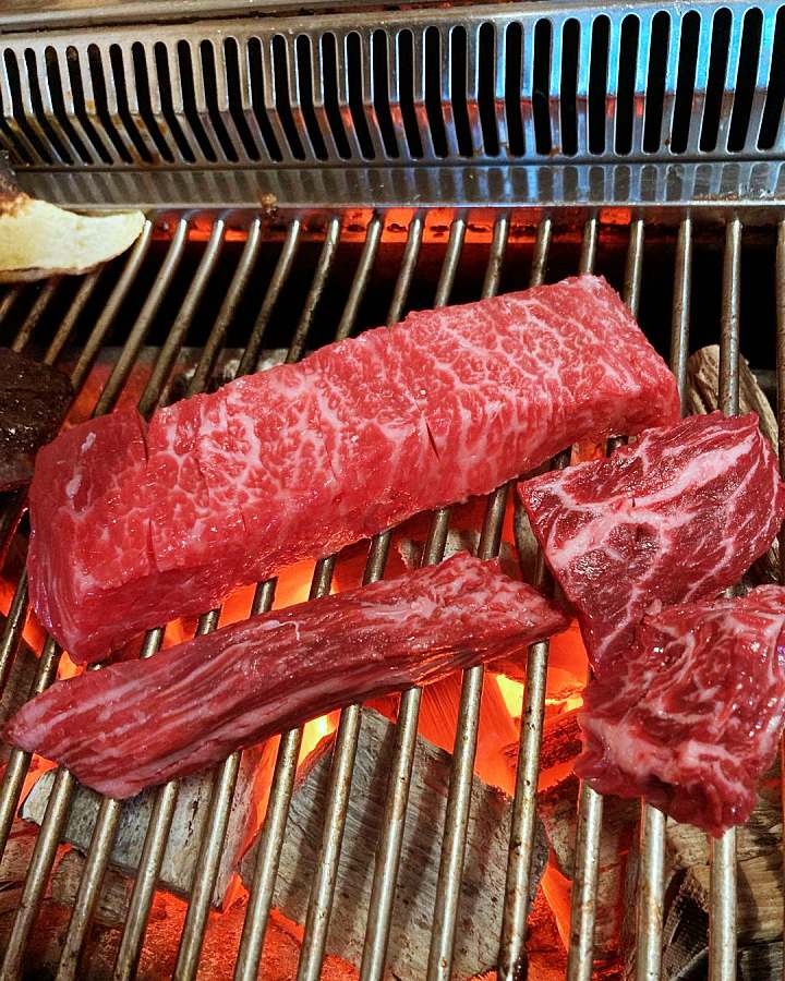 토요일은 밥이좋아 예산 예당호 출렁다리 광시한우 맛집 정육 식당 한우 암소 숯불 직화 구이 예산10미 현지인 추천 토밥 좋아 방송정보