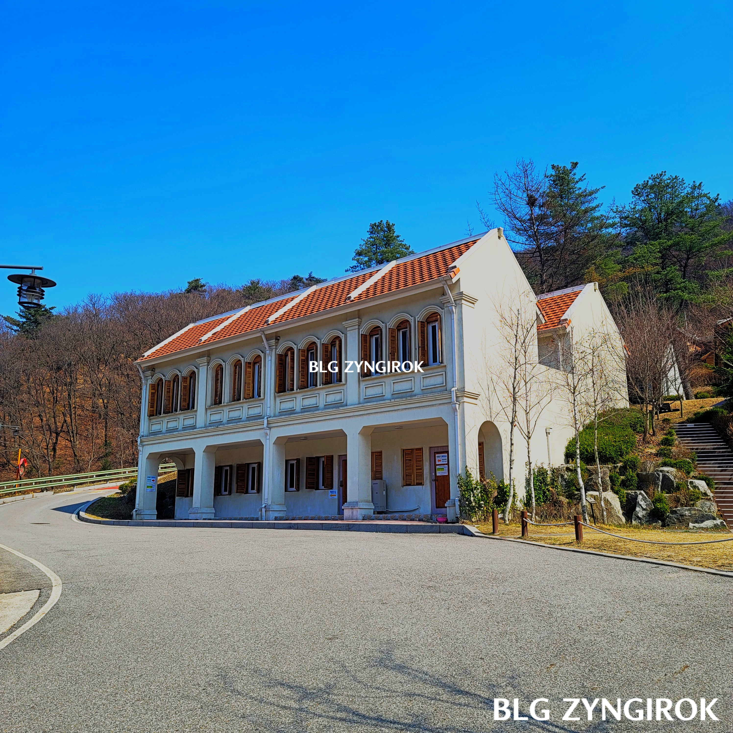 국립-아세안-휴양림-싱가포르-전통가옥이다.