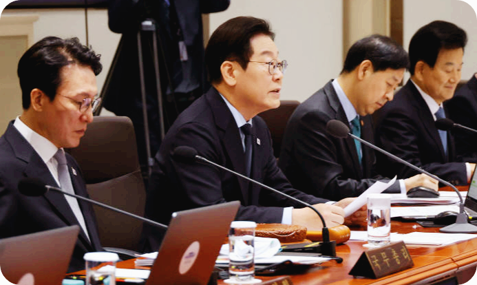 이재명 대통령이 11일 용산 대통령실에서 열린 국무회의에서 발언하고 있다. [사진=연합뉴스]