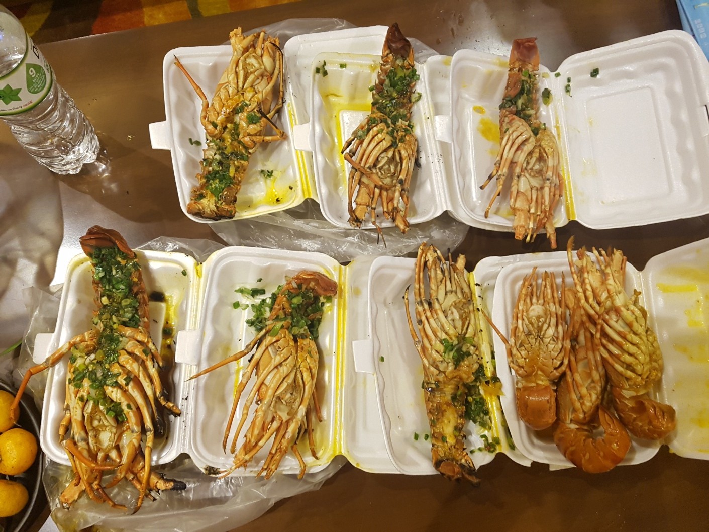 베트남 나트랑 길거리 음식 숯불에 구운 크레이피쉬