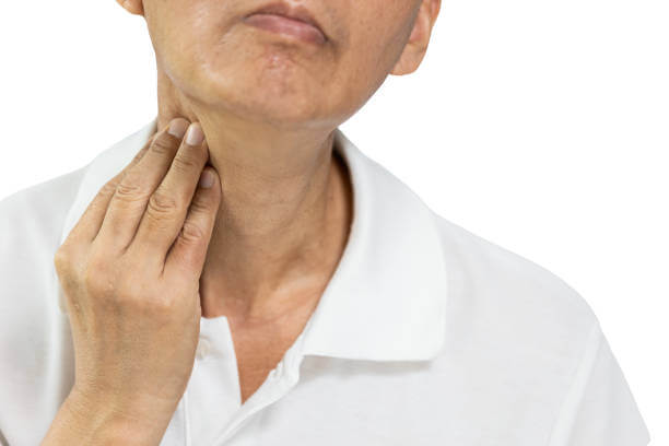 턱밑 몽우리 통증, 턱 아래에는 갑상선과 림프절뿐만 아니라 각종 신경이 위치하고 있어 스트레스나 피로가 누적되어 혹이나 혹이 생기기 쉽습니다. 다양한 원인들이 있는지 알아봤습니다. 참고하시기 바랍니다.