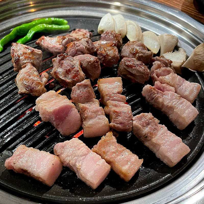 용산 삼각지 미나리 갈비집 '육몽'