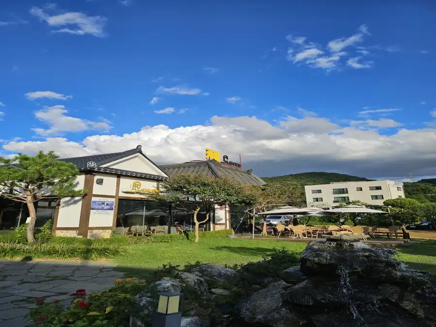 베이커리 카페 노란우체통