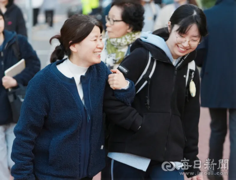 2025 수능 선물 추천&amp;#44; 수능 선물 베스트 10&amp;#44; 기프티콘 선물&amp;#44; 현금 수능 선물&amp;#44; 대학 굿즈 추천&amp;#44; 수험생 선물&amp;#44; 수능 디저트 추천&amp;#44; 수능 시즌 한정 디저트&amp;#44; 수능 문화 티켓&amp;#44; 수험표 할인 혜택&amp;#44; 수능 손편지 아이디어&amp;#44; DIY 응원 키트&amp;#44; 명품 지갑 추천&amp;#44; 수능 가성비 선물&amp;#44; 수능 실용 선물&amp;#44; SNS 인증템&amp;#44; 수능 응원 메시지&amp;#44; 수능 선물 후기