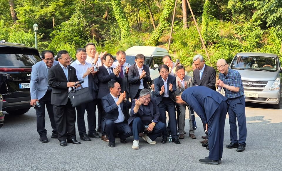 이재명 대통령 오리엔트 시계 소년공 친구들과 정청래 의원_2