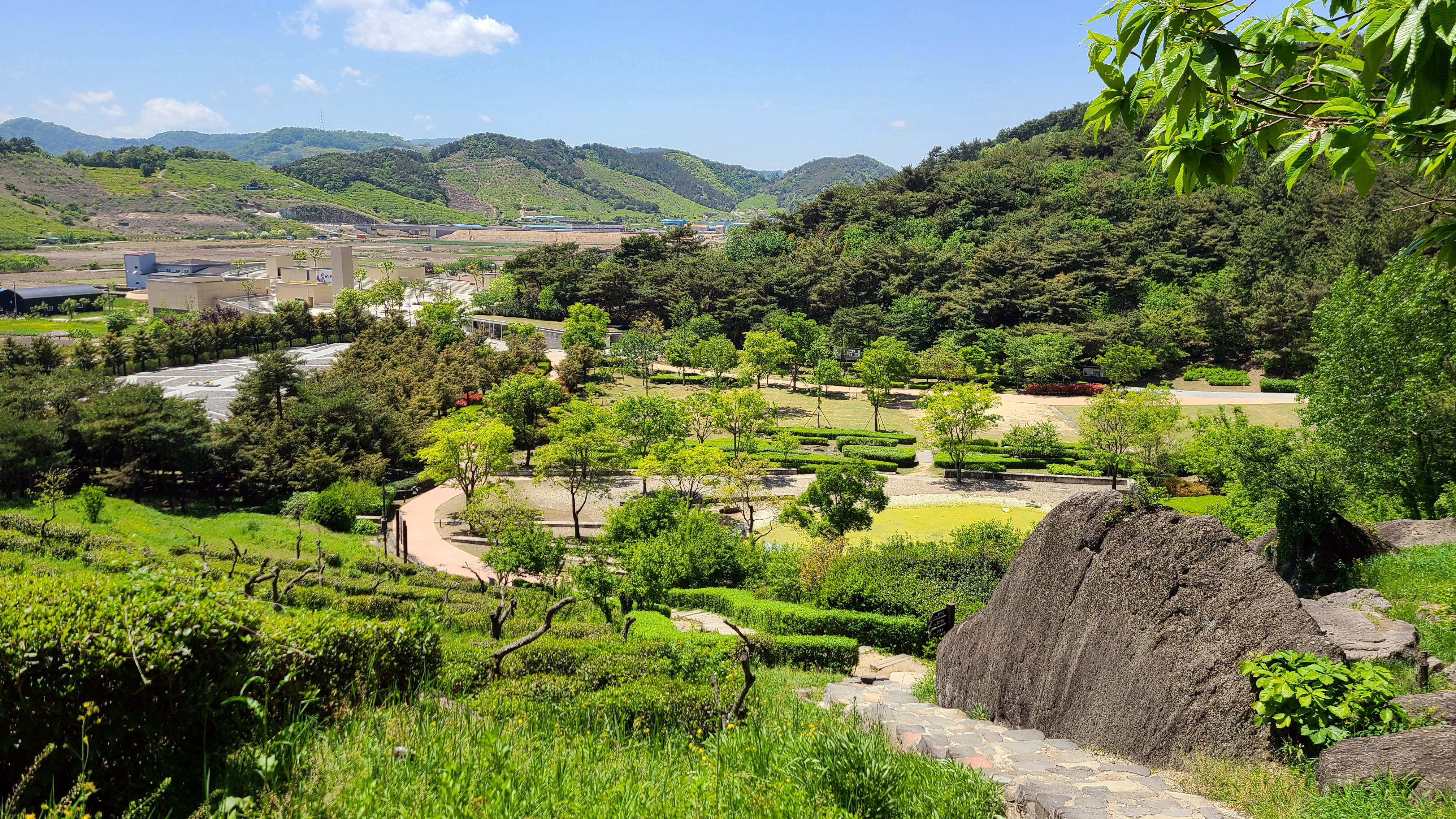 김해 봉하마을 봉화산