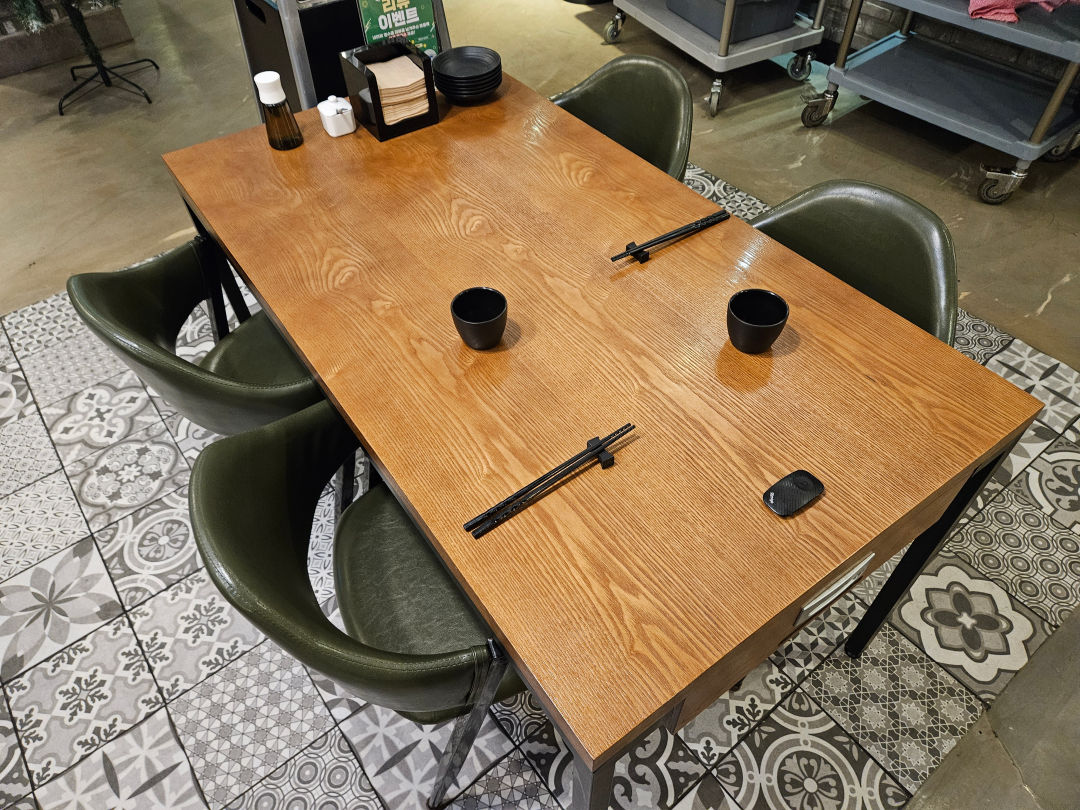 동천홍 봉담 내부