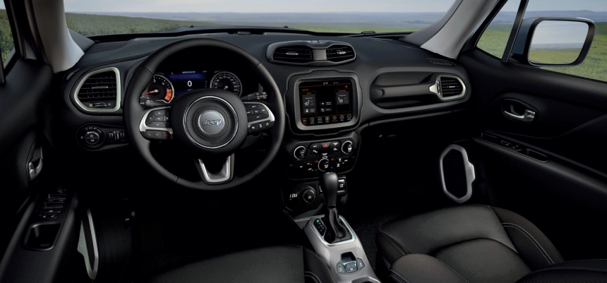 지프 레니게이드 실내