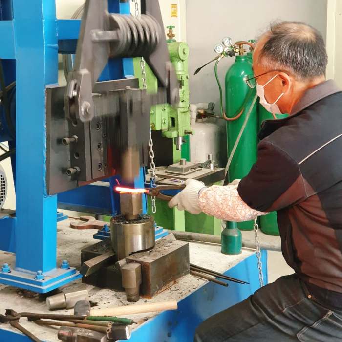 생생정보 명품 식칼 만드는 42년 경력 대장장이