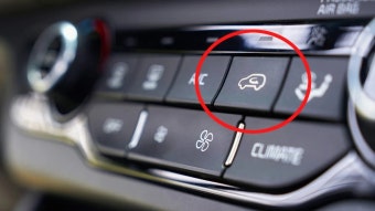 겨울철 운전 중 이 버튼 잘못 누르면 졸음운전 위험? 운전자 90%가 모르는 내기순환 버튼의 진실 관련 사진