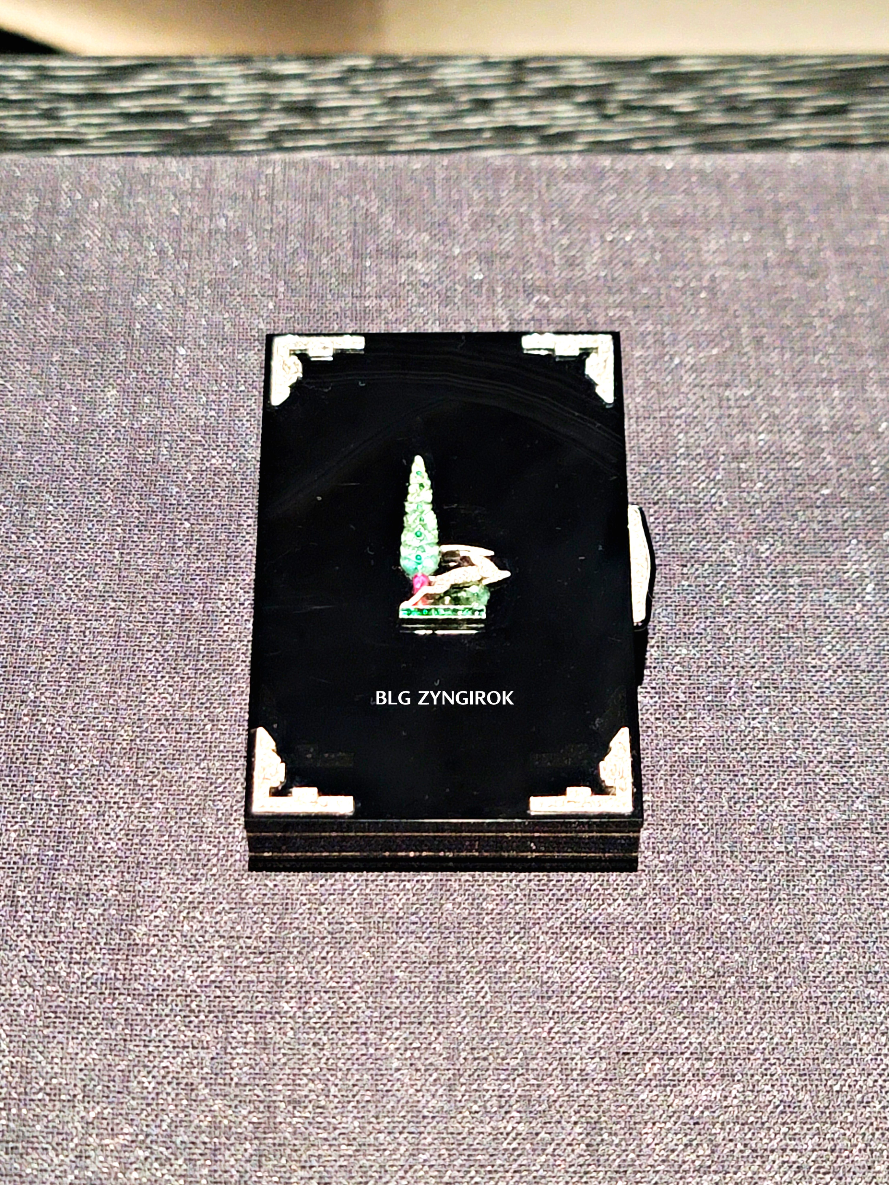 롯데타워 - 롯데뮤지엄 고혹의 보석 매혹의 시간 - 아르데코와 그 이후 전시품 모습이다.