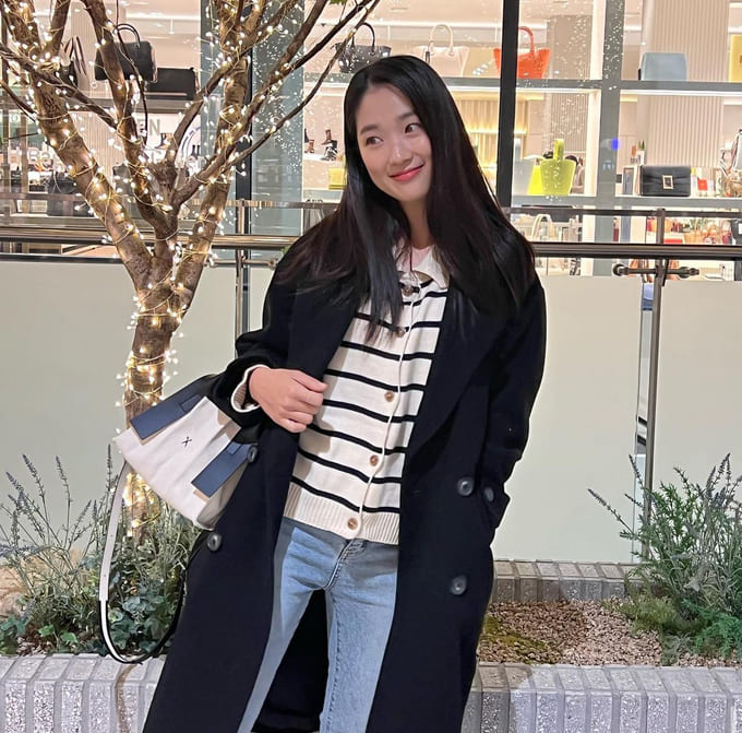 김혜윤 사복