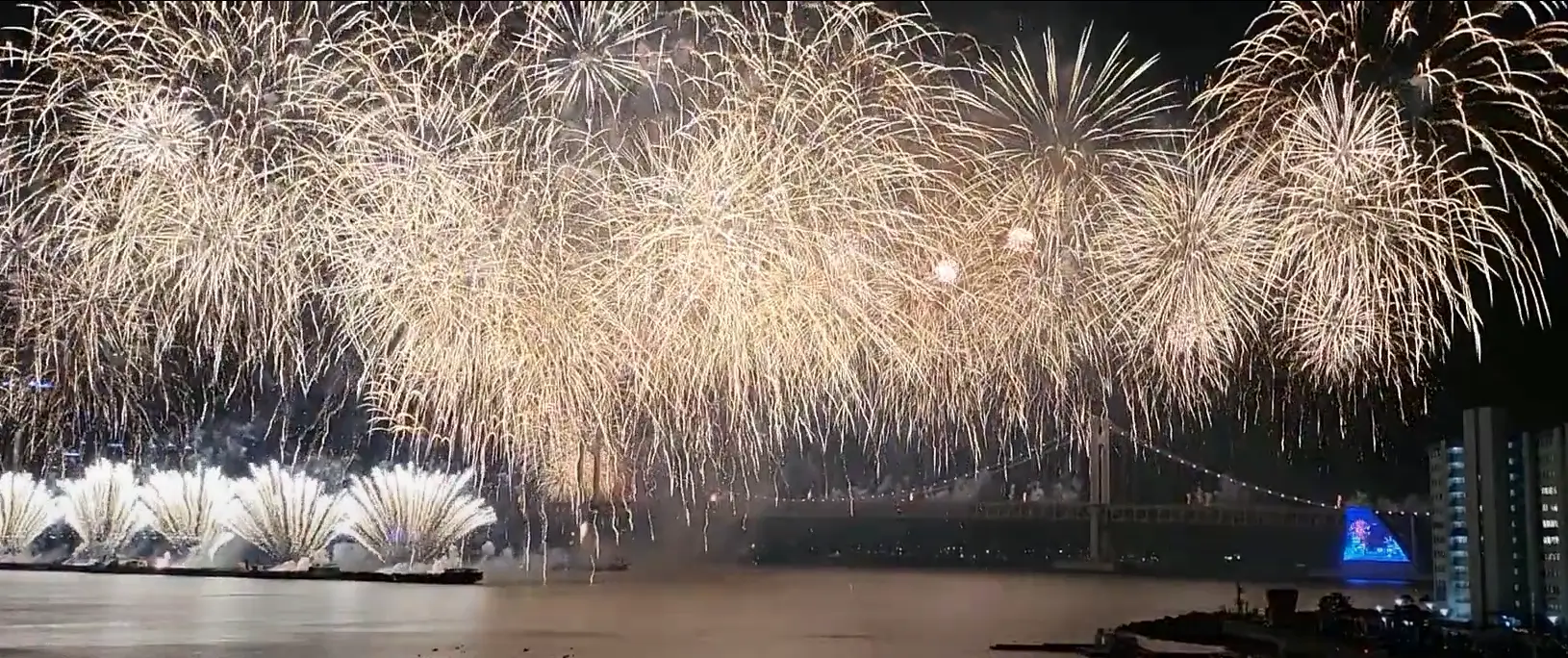 부산불꽃축제-불꽃-장면