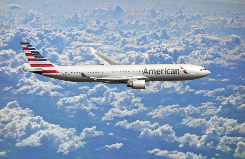 날고있는 비행기