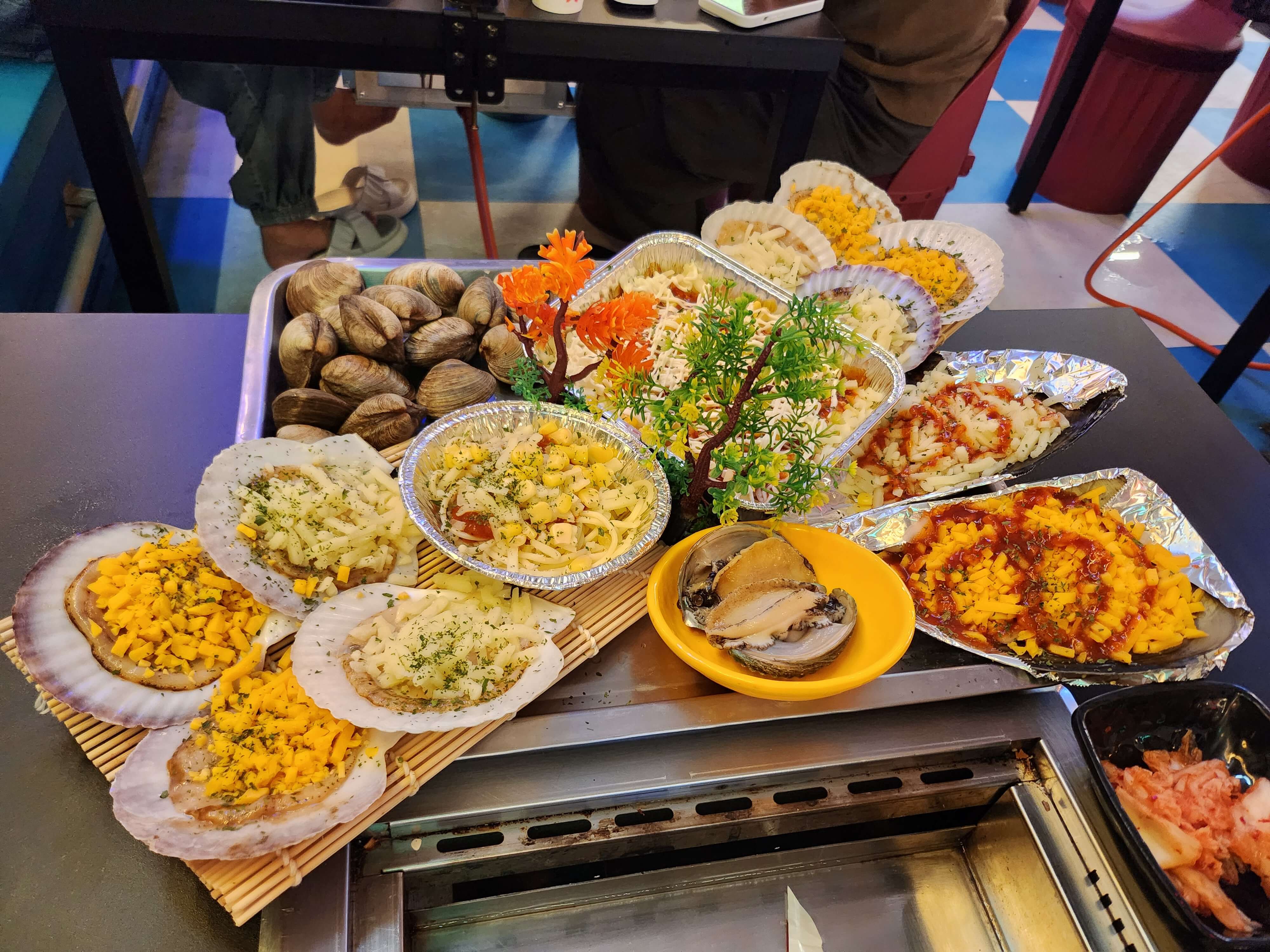 강릉 1박2일 여행 (숙소&amp;#44; 조개구이 맛집&amp;#44; 막국수 해장)