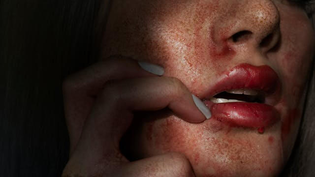 피 꿈해몽, 재물·건강·변화를 상징