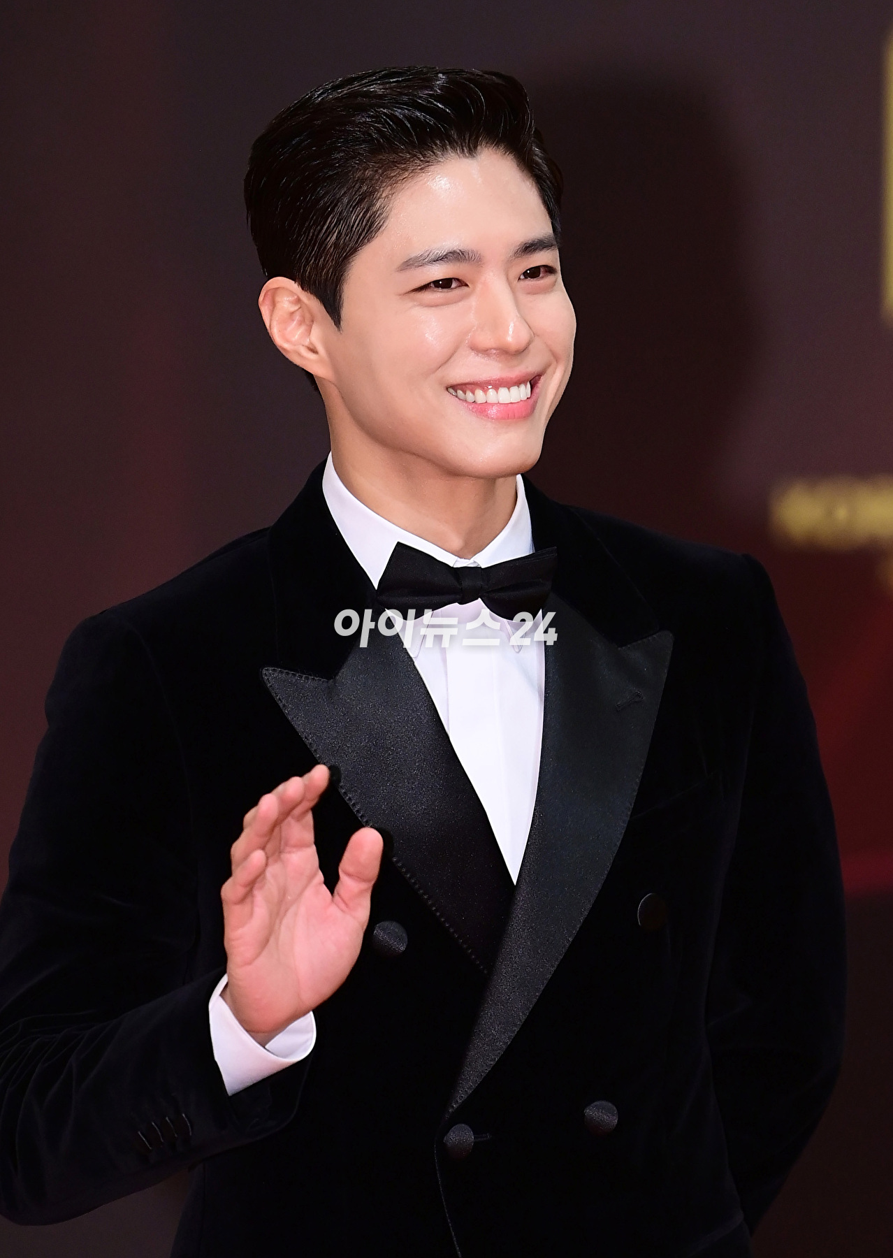 배우 박보검이 15일 오후 서울 동대문구 경희대학교 평화의 전당에서 열린 '제8회 한국뮤지컬어워즈' 레드카펫 행사에 참석하고 있다. [사진=정소희 기자]