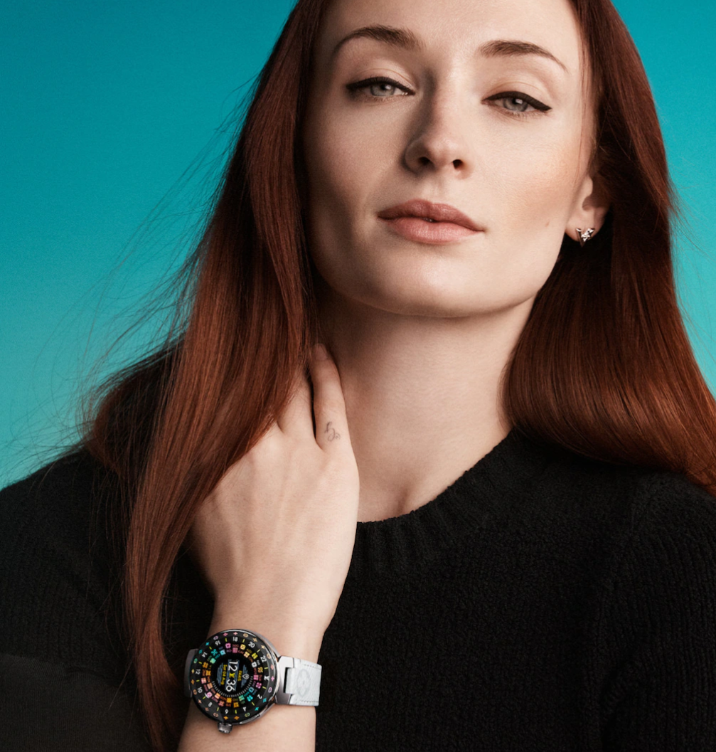 루이비통 땅부르 호라이즌을 차고 있는 소피 터너