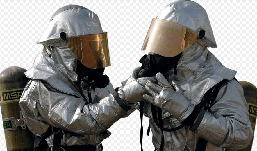 활성산소 제거 음식을 확인하고 방독면을 쓴 두 사람