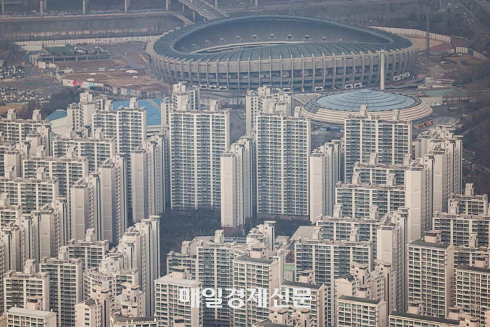 서울 송파구 잠실동 아파트 단지 전경.