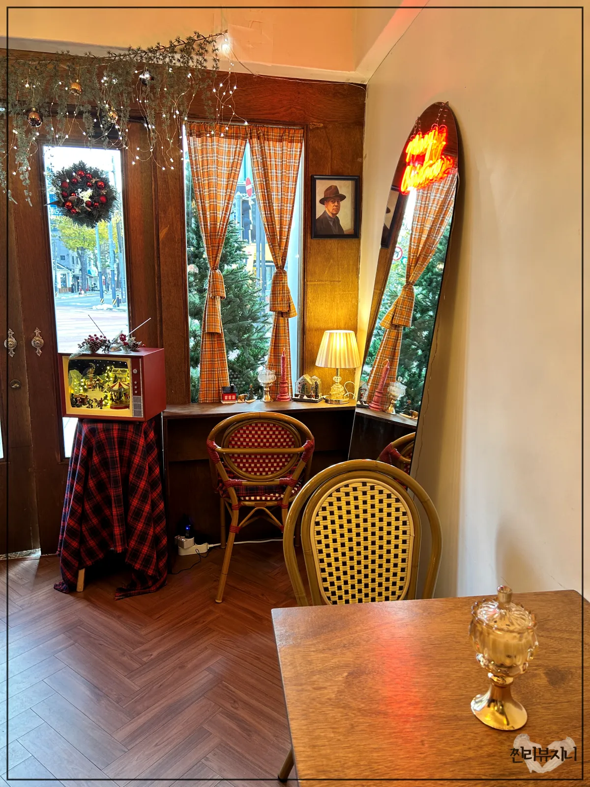 성신여대역-근처-카페-플랜터-247-내부-1인석