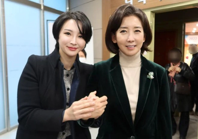 노예슬 프로필 나이 학력 정치 필라테스 몸매