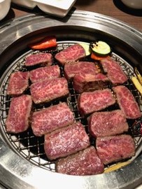 불판-가득한-소고기