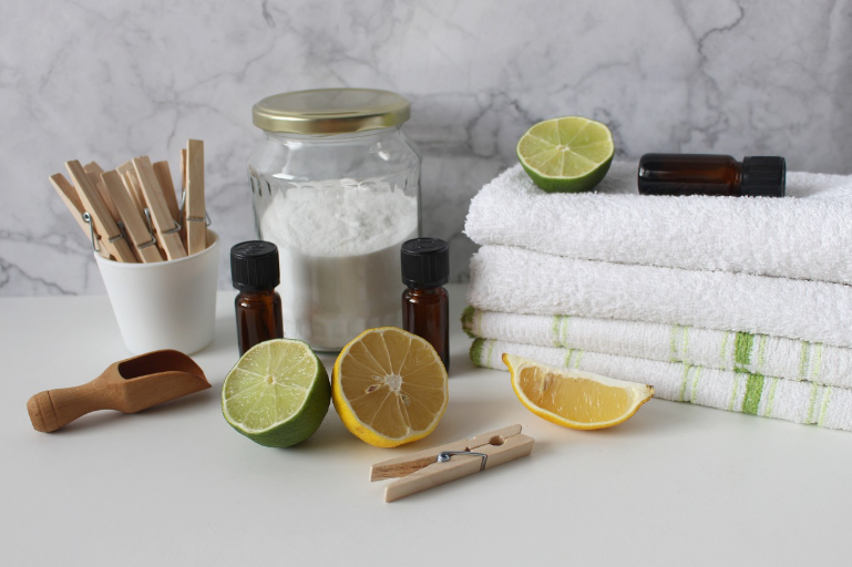 간단하고 강력한 냉장고 냄새 제거 꿀팁