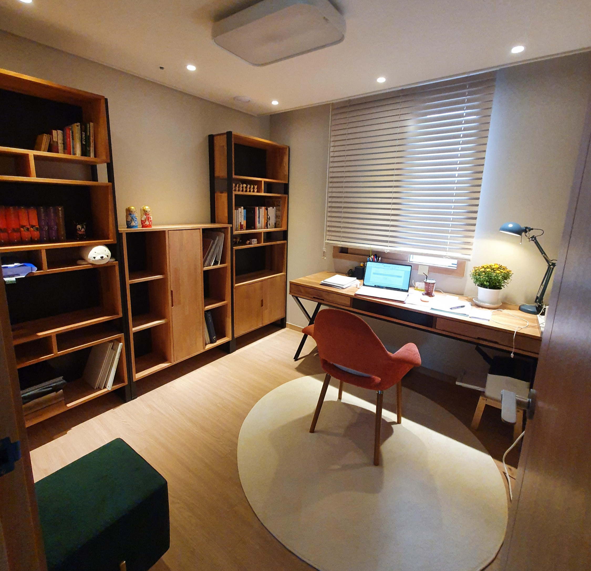 데스크테리어
책상꾸미기
책상정리용품
데스크테리어방법