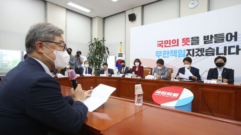 "국민의힘, 아직도 선거 승리에 취해 있는 것 아닌가"