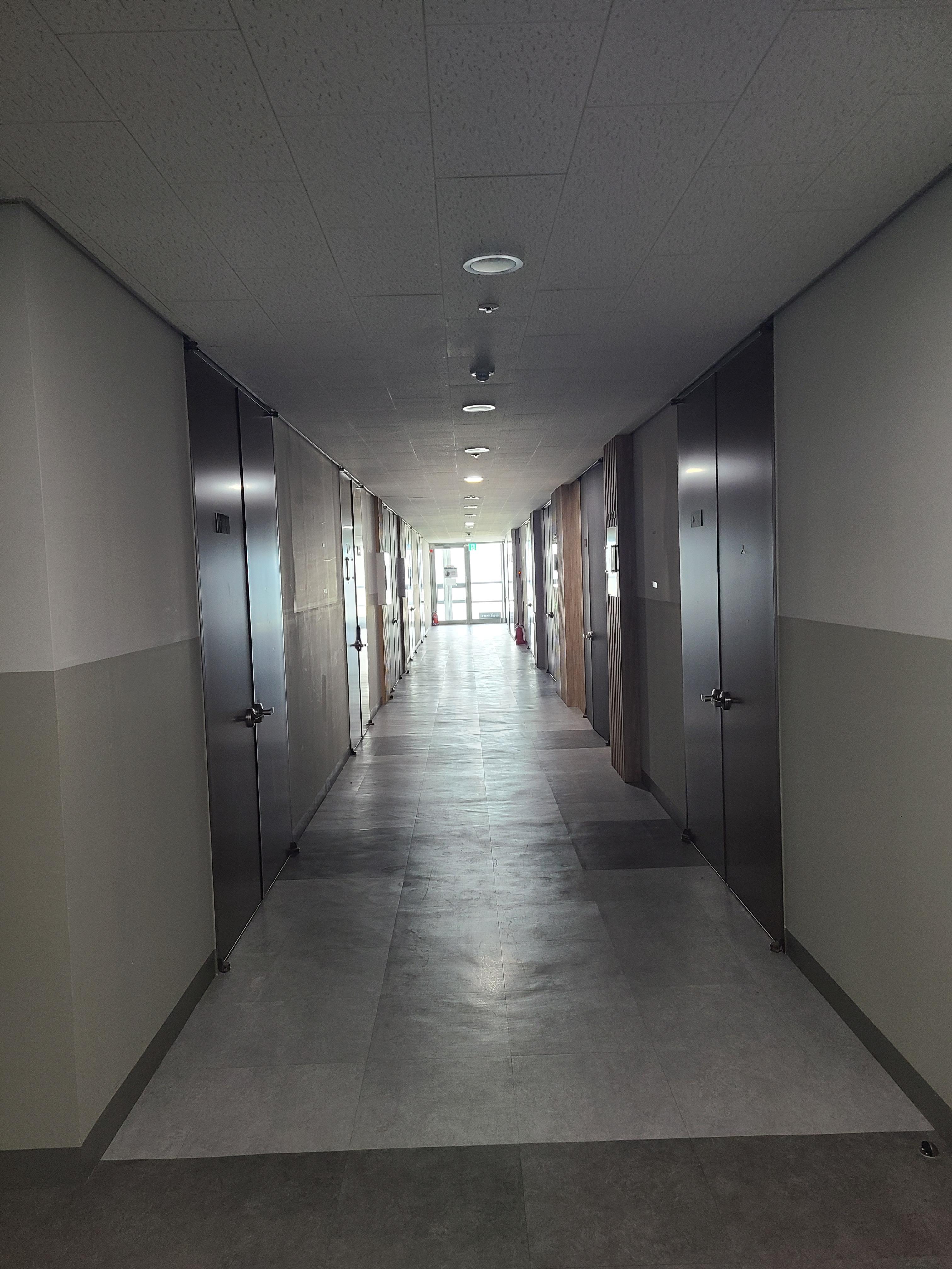 안양아이에스비즈타워 섹션오피스3