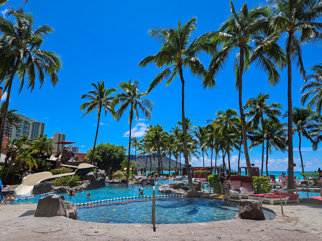 쉐라톤 와이키키 수영장 패밀리풀