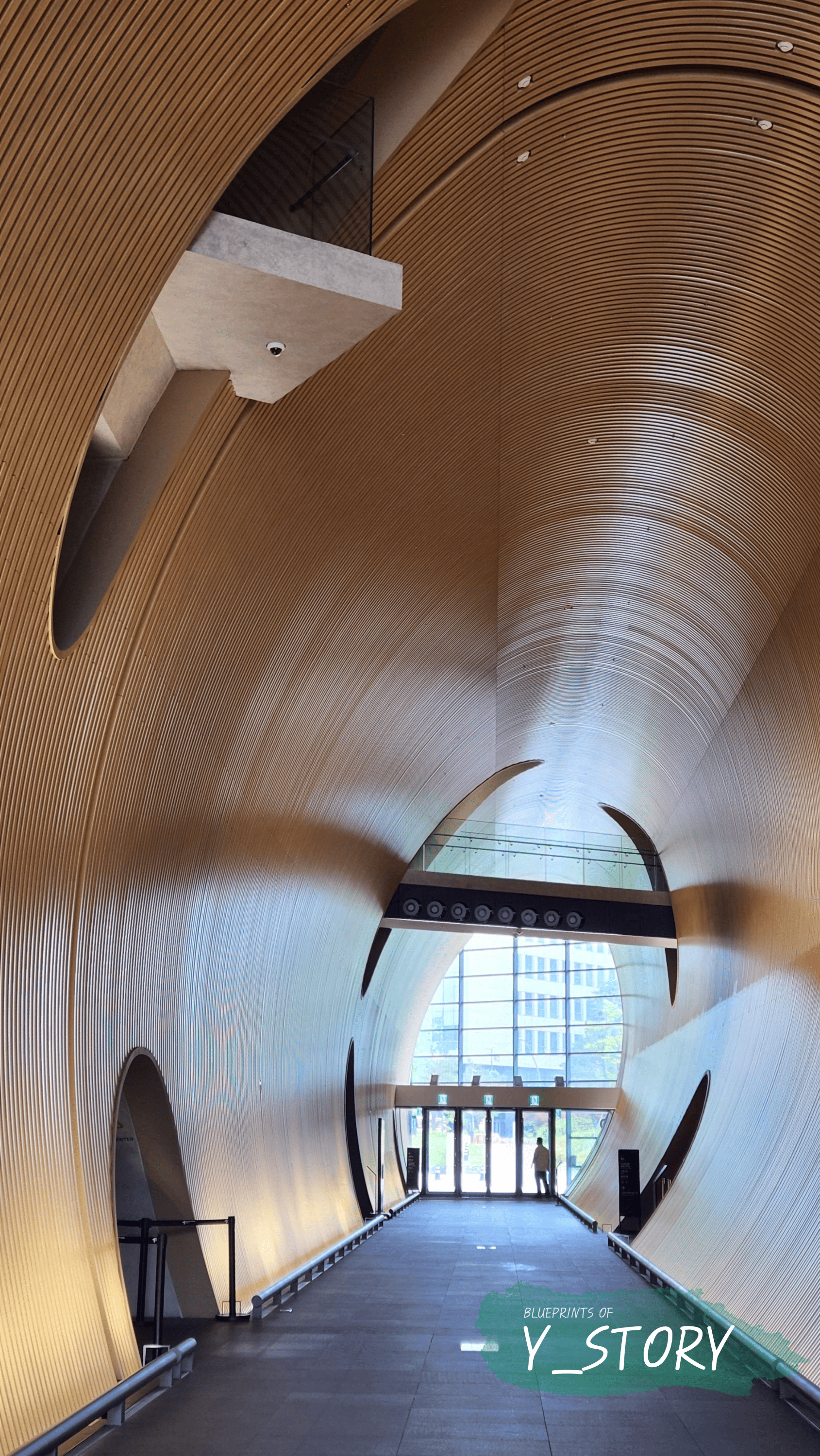 안도 다다오 건축가가 설계한 LG 아트센터의 튜브 공간